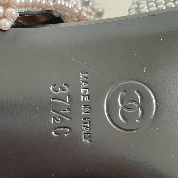 Chanel Pearl Sandal - Picture 11 of 11